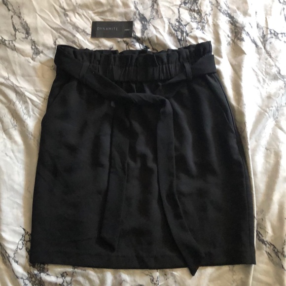 BLACK PENCIL SKIRT - Picture 2 of 3